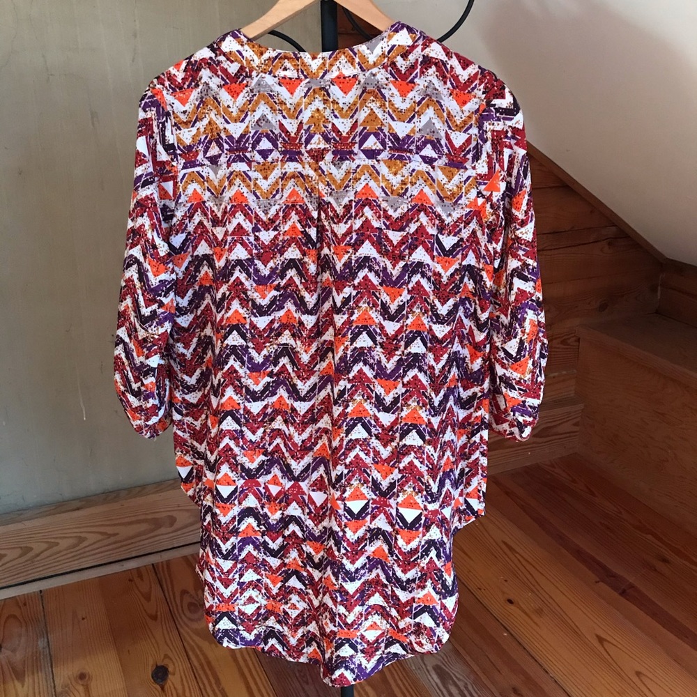 🌸5/$30🌸 Multi-colored Tunic Top EUC - Picture 8 of 13